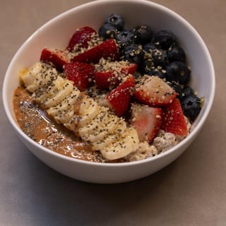 Banana Greek Yogurt Bowl